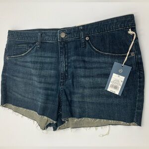 New women’s Jean shorts.